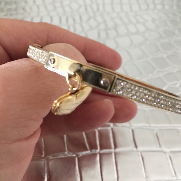NWOT Michael Kors Hinged Heart Bracelet - Picture 4 of 7